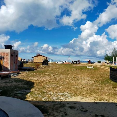 Rembulan Escape Bell Tent 2 Kampung Penarik ภายนอก รูปภาพ