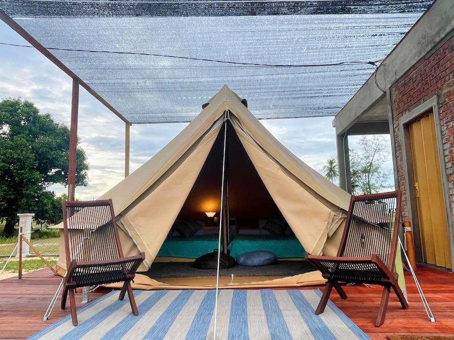 Rembulan Escape Bell Tent 2 Kampung Penarik ภายนอก รูปภาพ