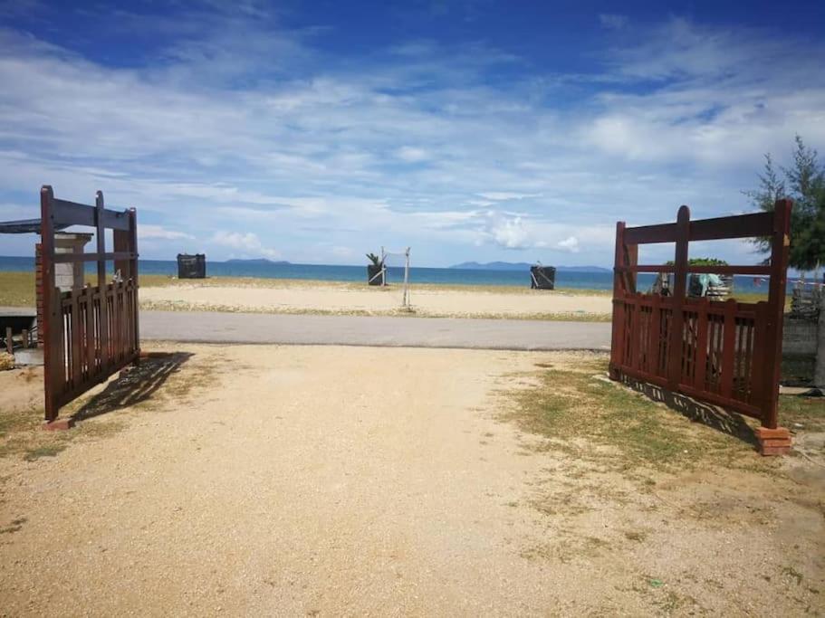 Rembulan Escape Bell Tent 2 Kampung Penarik ภายนอก รูปภาพ