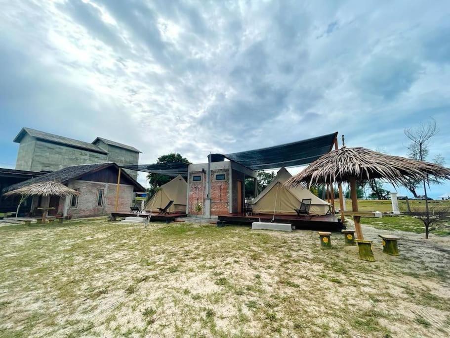 Rembulan Escape Bell Tent 2 Kampung Penarik ภายนอก รูปภาพ